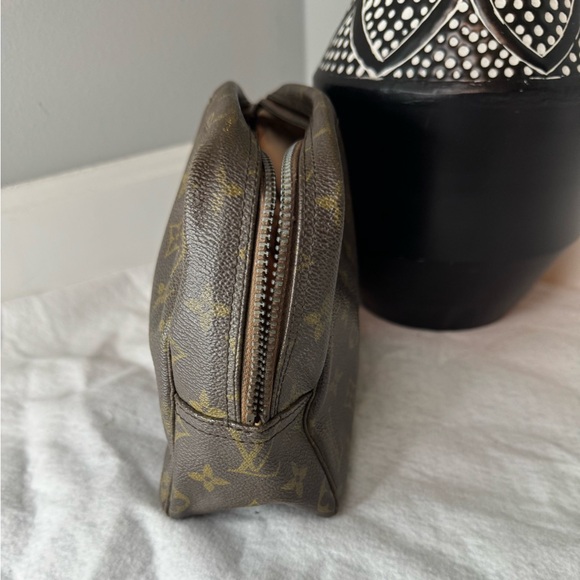 Louis Vuitton trousse toillete pouch 28 - Picture 3 of 13